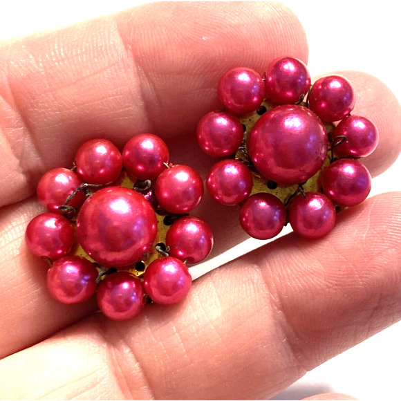 Vintage Mid Century Clip On Earrings Fuschia Pink Beaded Clusters Signed Japan - Picture 3 of 7
